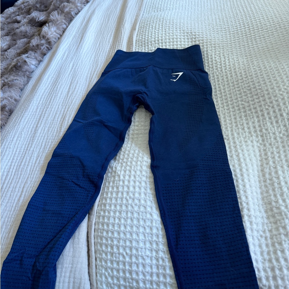 Gym shark leggings